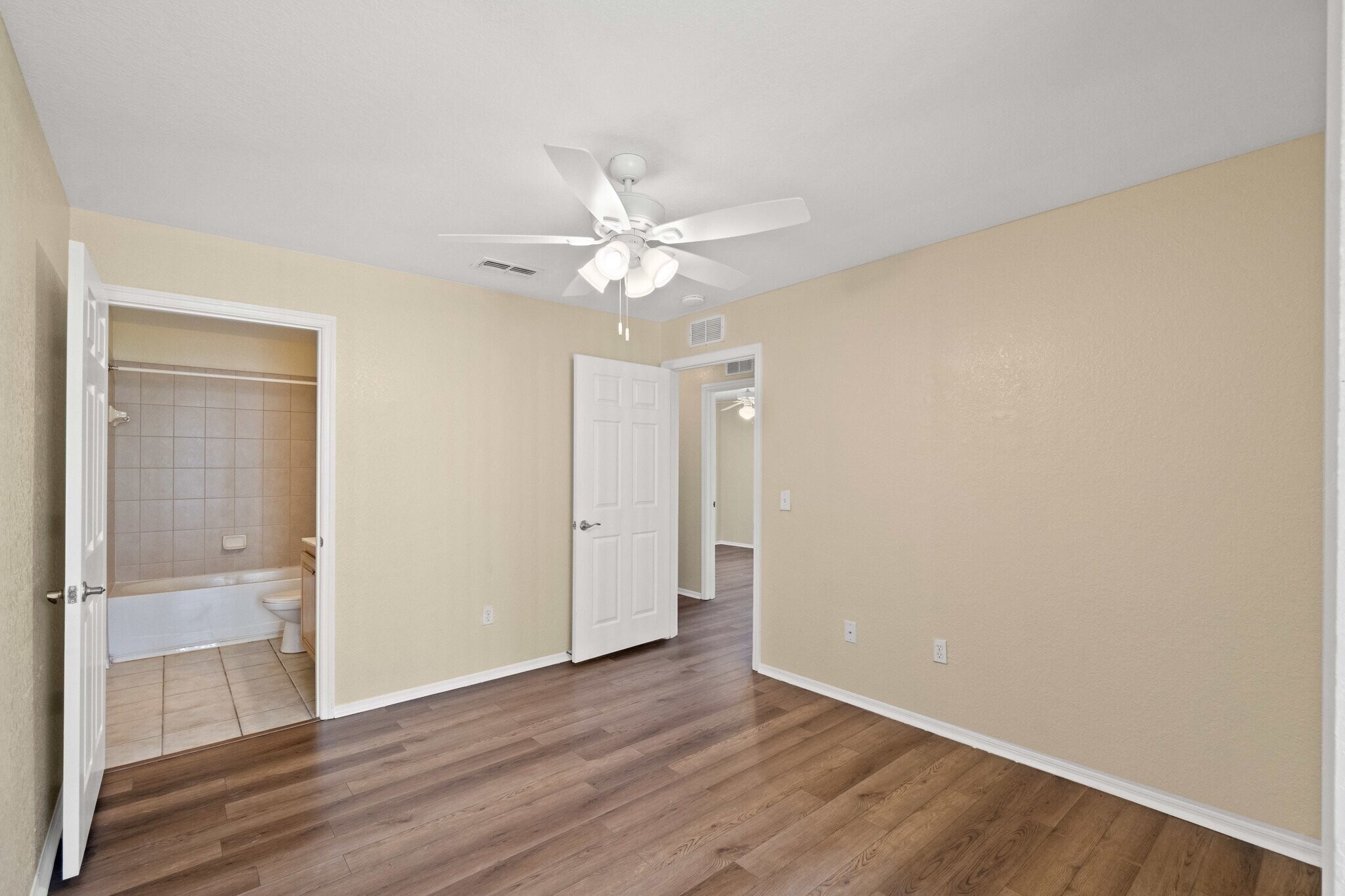Building Photo - 801 Cape Cod Dr