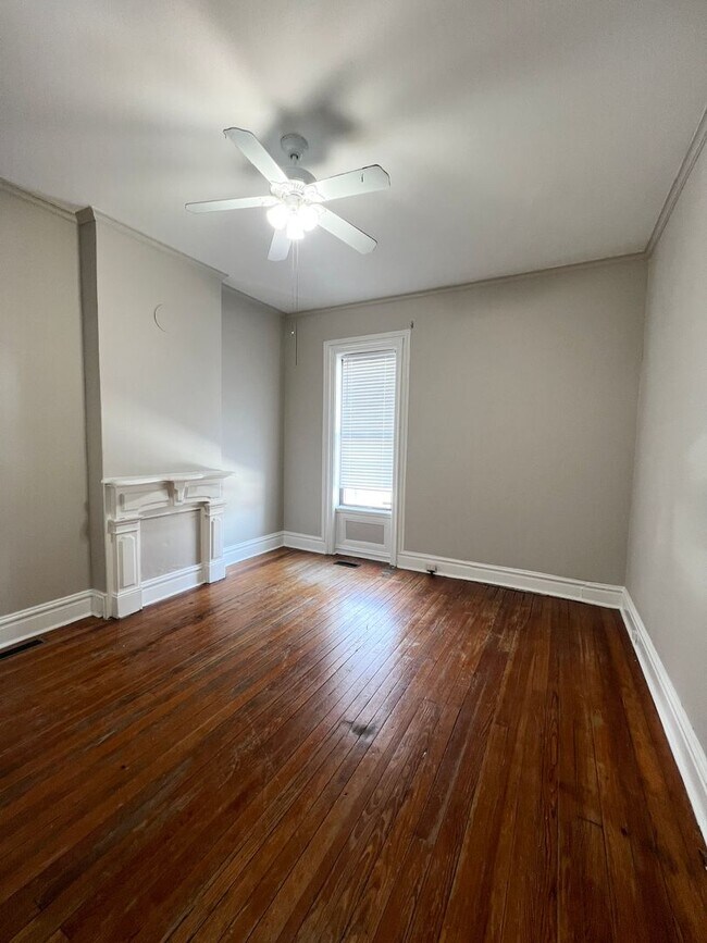 Building Photo - 2300 S 9th St