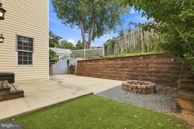 Building Photo - 10717 Bentley Ln