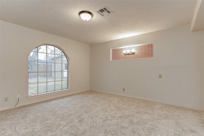 Building Photo - 6831 Reed Rd