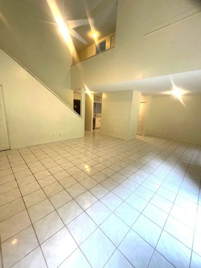 Building Photo - Beautiful 4 bed/ 2 bath/ 2 parking In Kaneohe