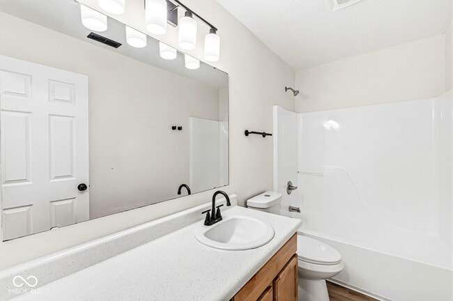 Building Photo - 2747 Foxbriar Pl