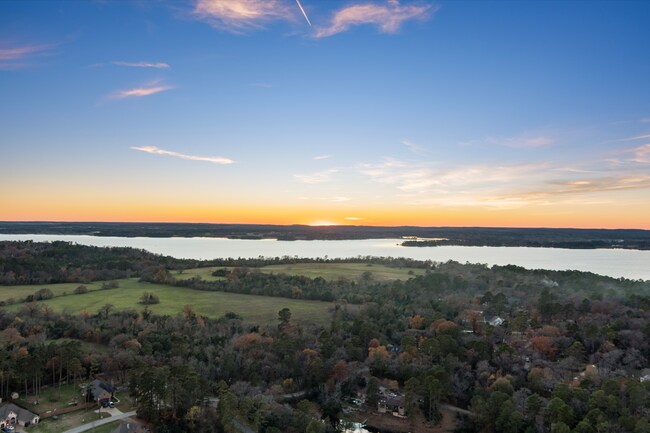 Building Photo - Coming Soon! Stunning 3 Bedroom 2 Bath Rental Near Lake Palestine! Bullard ISD!