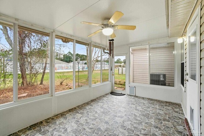 Building Photo - 2527 Trailwood Dr