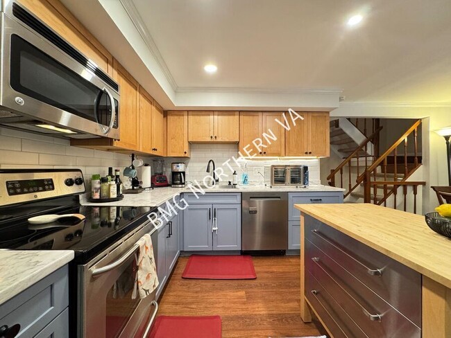 Building Photo - 2816 Raymond Ct