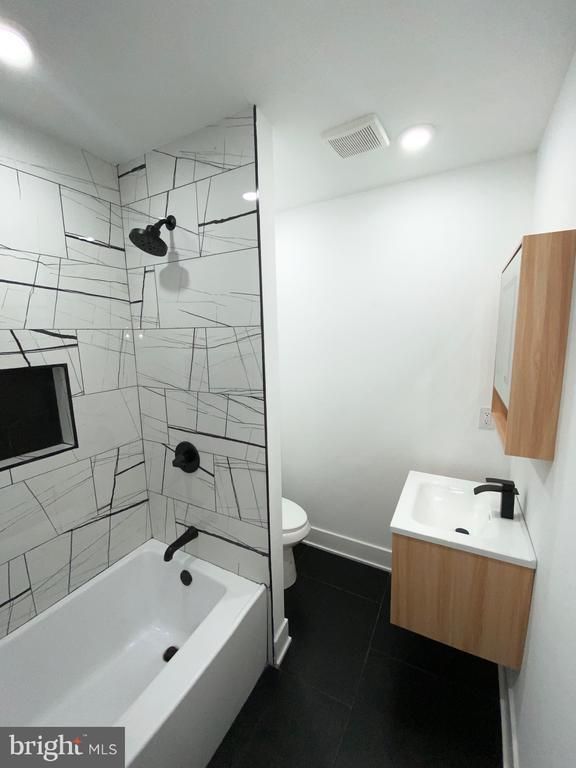 Building Photo - 1234 W Tucker St