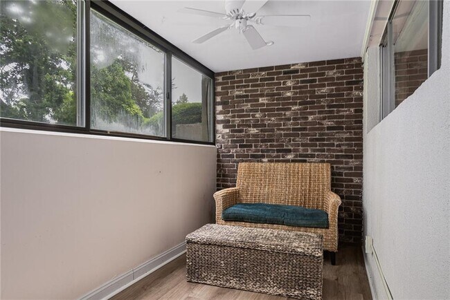 Building Photo - 401 Bellevue Ave