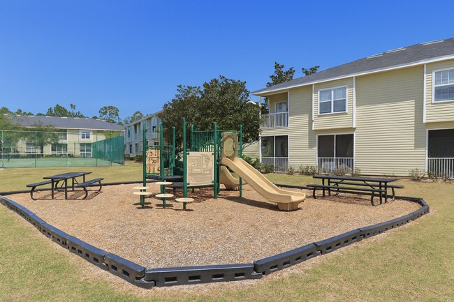 Building Photo - FOR RENT, 2 bedroom 2.5 bathroom townhouse