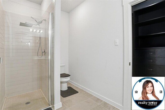 Building Photo - 224 Gidran Trail