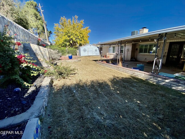 Building Photo - 1305 Vista De Oro Dr