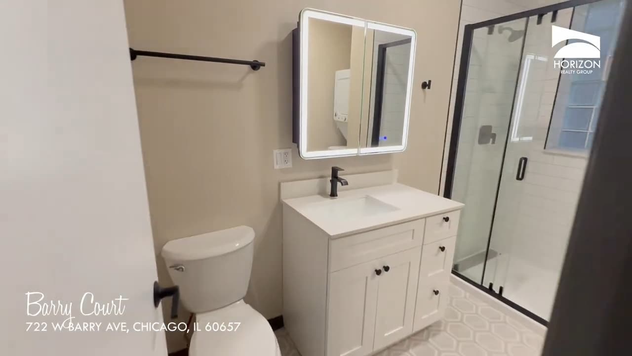 Building Photo - 728 W Barry Ave