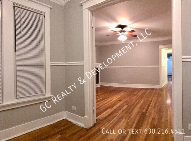 Building Photo - 1515 E 67th Pl