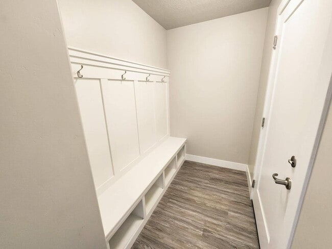 Building Photo - 277 E 1500 N St