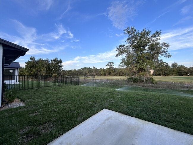 Building Photo - 3915 Rodeo Dr N