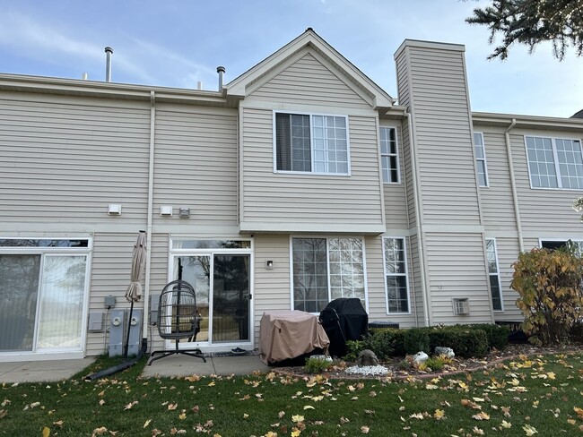 Building Photo - 2265 Pembridge Dr