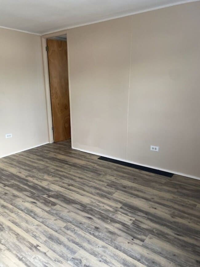 Building Photo - Two Bedroom One Bath Manufactured Home