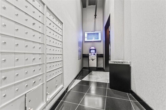 Building Photo - 3338 Peachtree Rd
