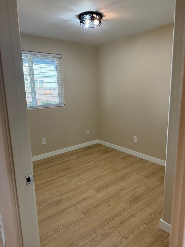Building Photo - 870 Spurlock St
