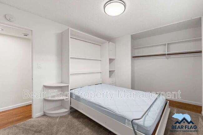 Building Photo - 7919 Ridgemont Dr