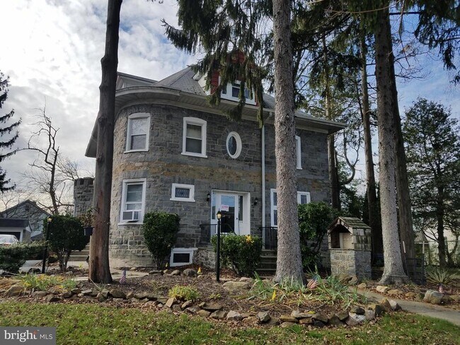 Building Photo - 508 N Swarthmore Ave