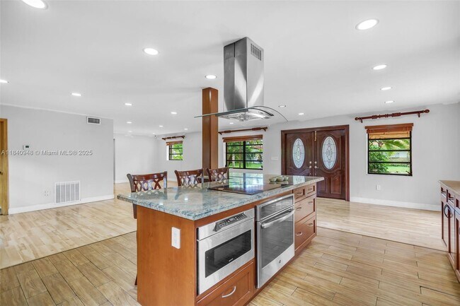 Building Photo - 12845 SW 49th Terrace