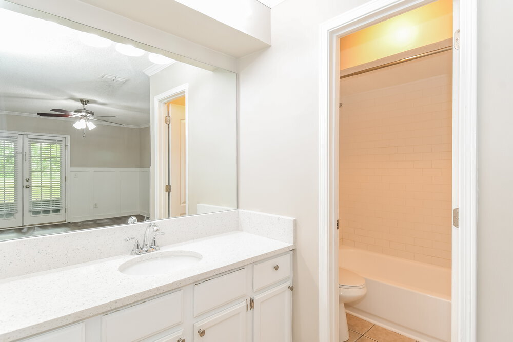 Building Photo - 9563 Sugar Hollow Ln