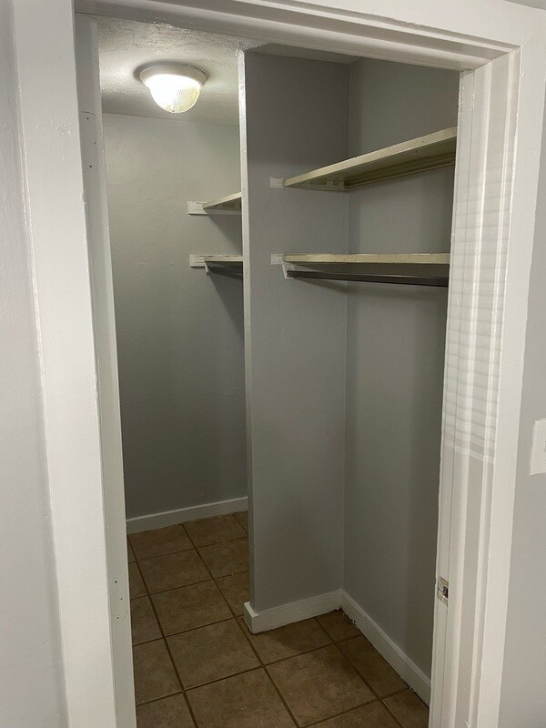 Building Photo - 215 Lovelace Dr