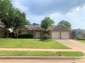 Building Photo - 4012 Sendero Trail