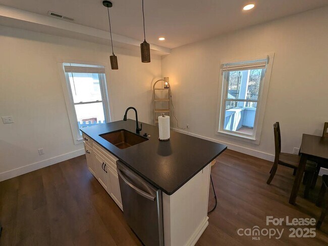 Building Photo - 24 Woodrow Ave