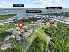 Building Photo - 2164 Tanglewood Blvd