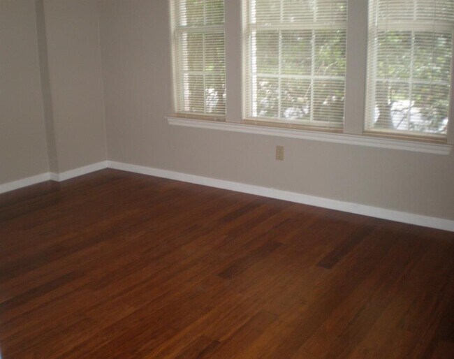 Building Photo - 5817 Taylor Draper Cove