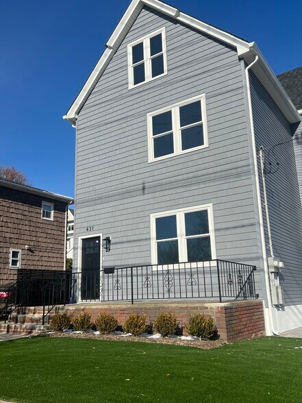 431 Broad St -2nd FL - 431 Broad St