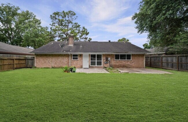 Building Photo - 10935 Silkwood Dr