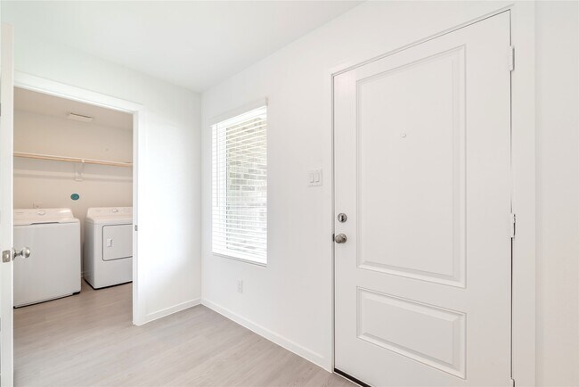 Building Photo - 18004 Valle Cupa Ln