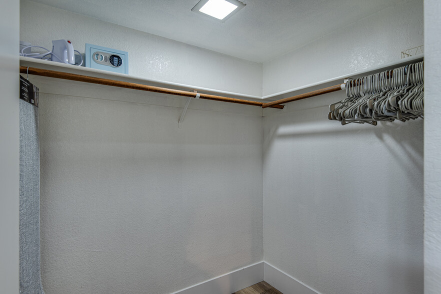 Walk in closet off king bedroom - 4150 E Cactus Rd