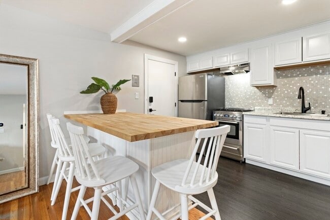 Building Photo - 100 Magnolia Ave