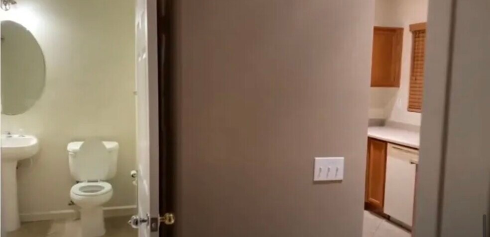 Building Photo - 26432 Arboretum Way