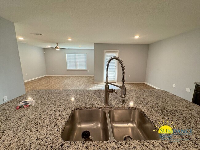 Building Photo - 813 Moorhen Wy