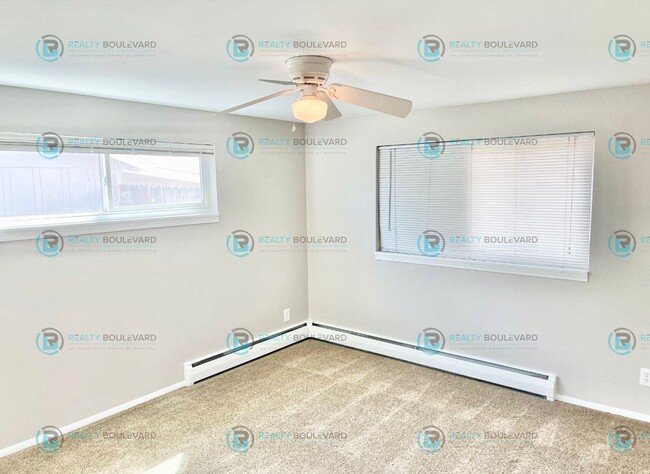 Building Photo - Perfect home in Reno with 2 car garage, ba...