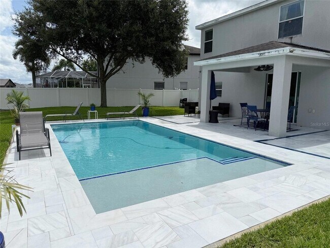 Building Photo - 12236 Fairlawn Dr