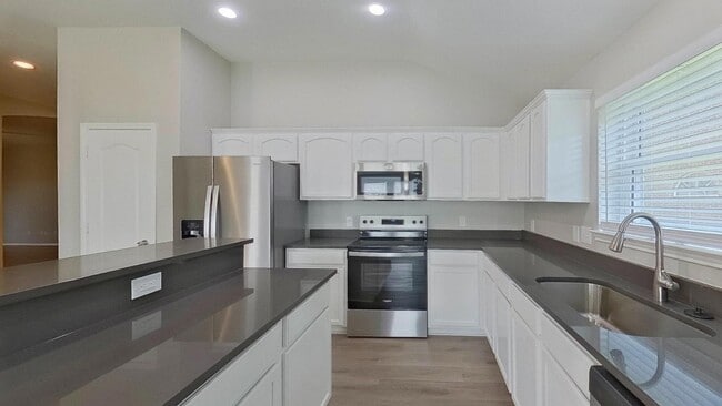 Building Photo - FOR RENT NOW