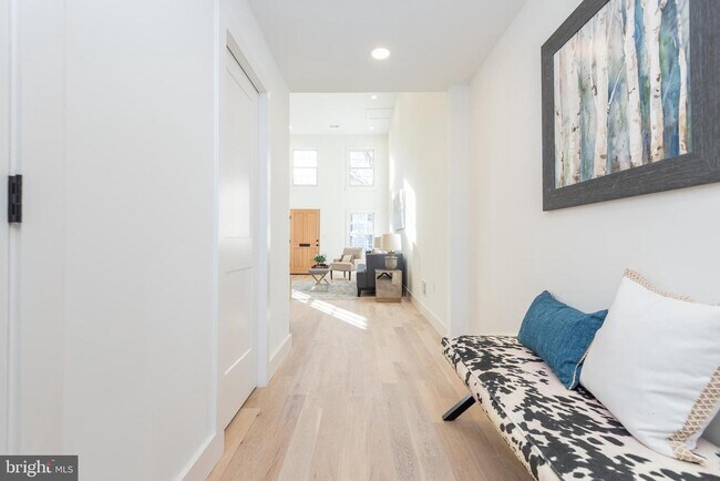 Building Photo - 309 N Patrick St