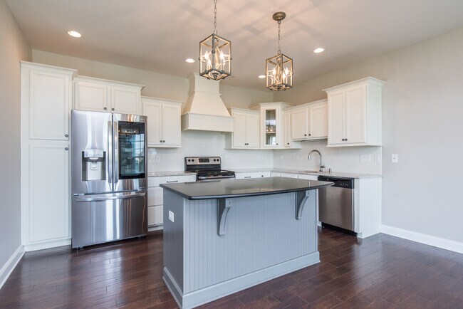 Building Photo - 2319 Patchen Wilkes Dr