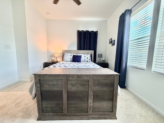 Building Photo - Fully Furnished 2BR/3.5BA Townhome with Garage — Minutes from Downtown Raleigh