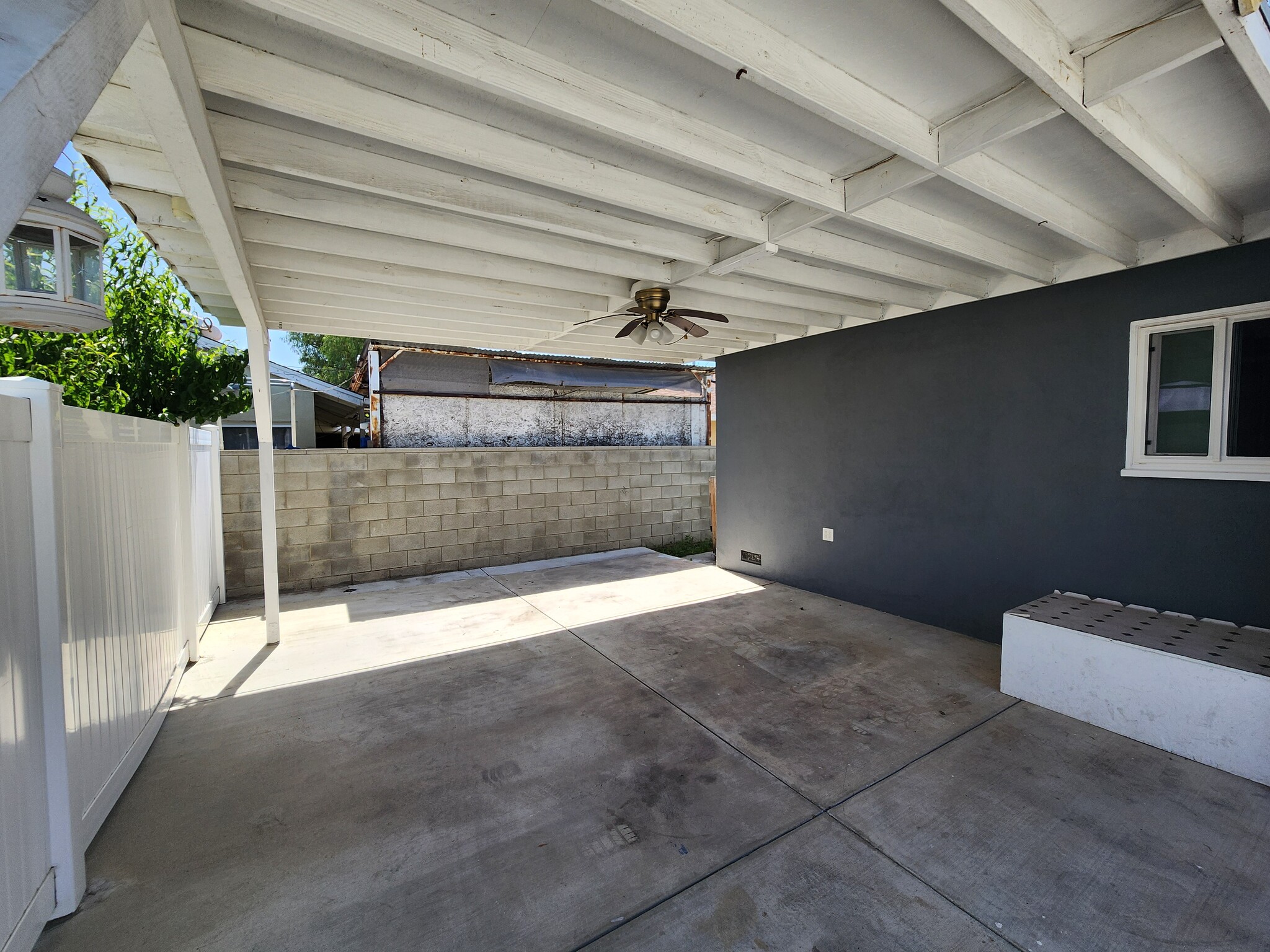 Building Photo - 10301 Arminta St