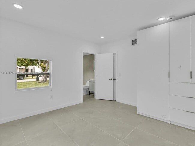 Building Photo - 107 Central Ave