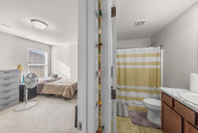 Building Photo - Charming home in Bentonville School District