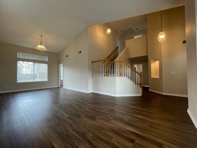 Building Photo - Upstairs Bonus Room, Attached 3-Car Garage...