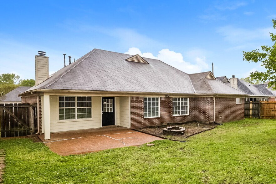 Building Photo - 2778 Fletcher View Dr