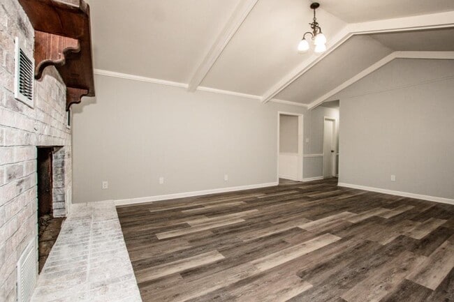 Building Photo - 2089 Rock Springs Cir